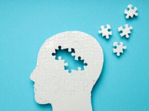 Prefeitura de Maricá promove ação de conscientização sobre Alzheimer em Guaratiba