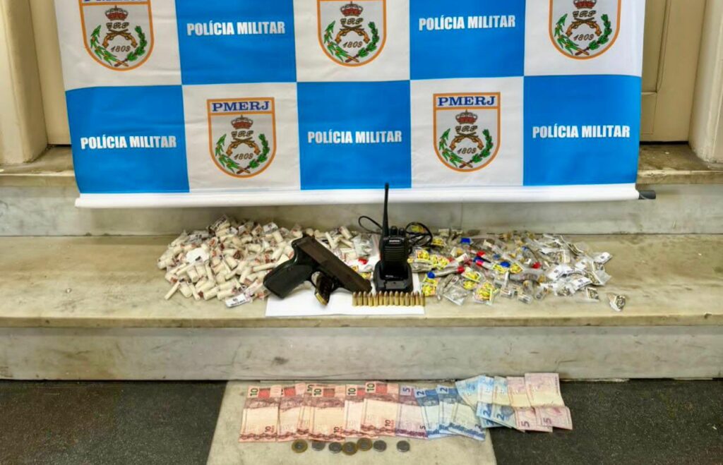 Adolescente é apreendido com arma e drogas durante ação policial em Niterói