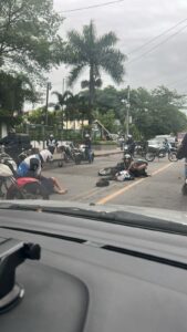 Motociclista sem habilitação provoca acidente durante perseguição em São Gonçalo Foto: Divulgação