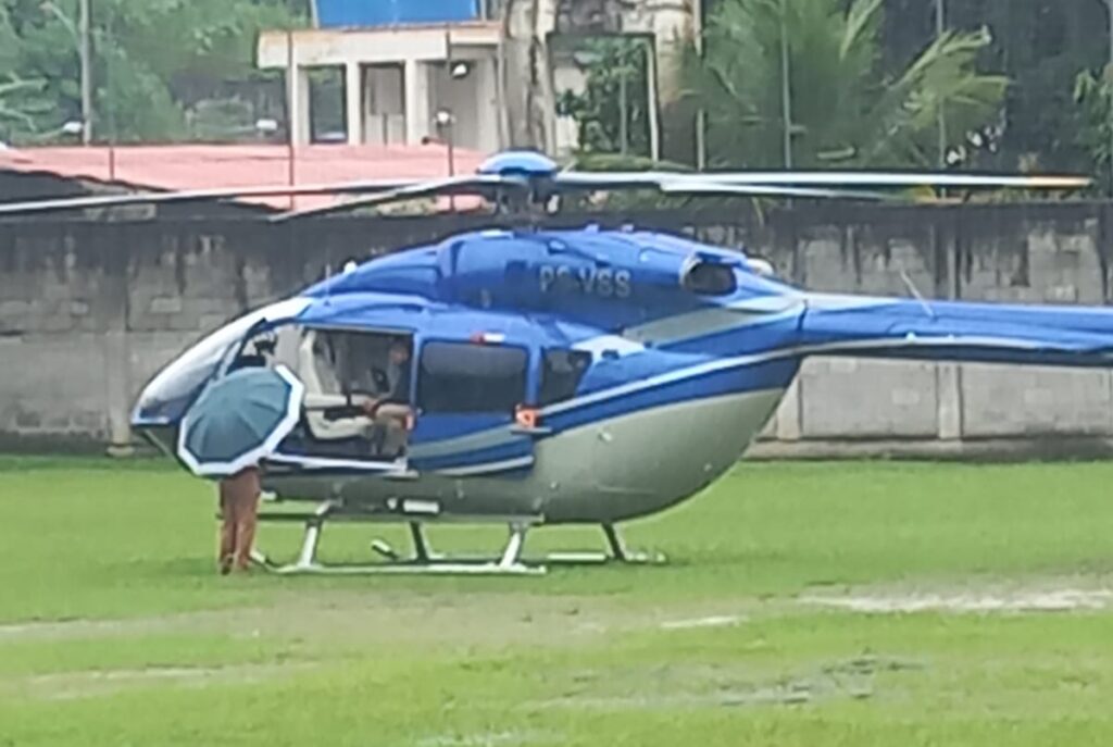 Maricá: Helicóptero faz pouso preventivo em campo do SPAR após mudança repentina no tempo em Inoã