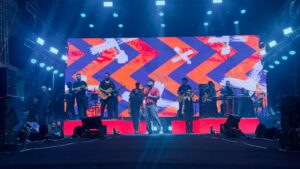 Show de Dilsinho encerra Festa de São José e agita público em Maricá