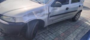 Acidente entre carro e moto deixa uma pessoa ferida em Itaipuaçu