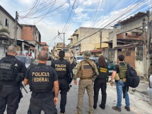 Megaoperação contra roubo de cargas termina com tiroteio e pânico em São Gonçalo