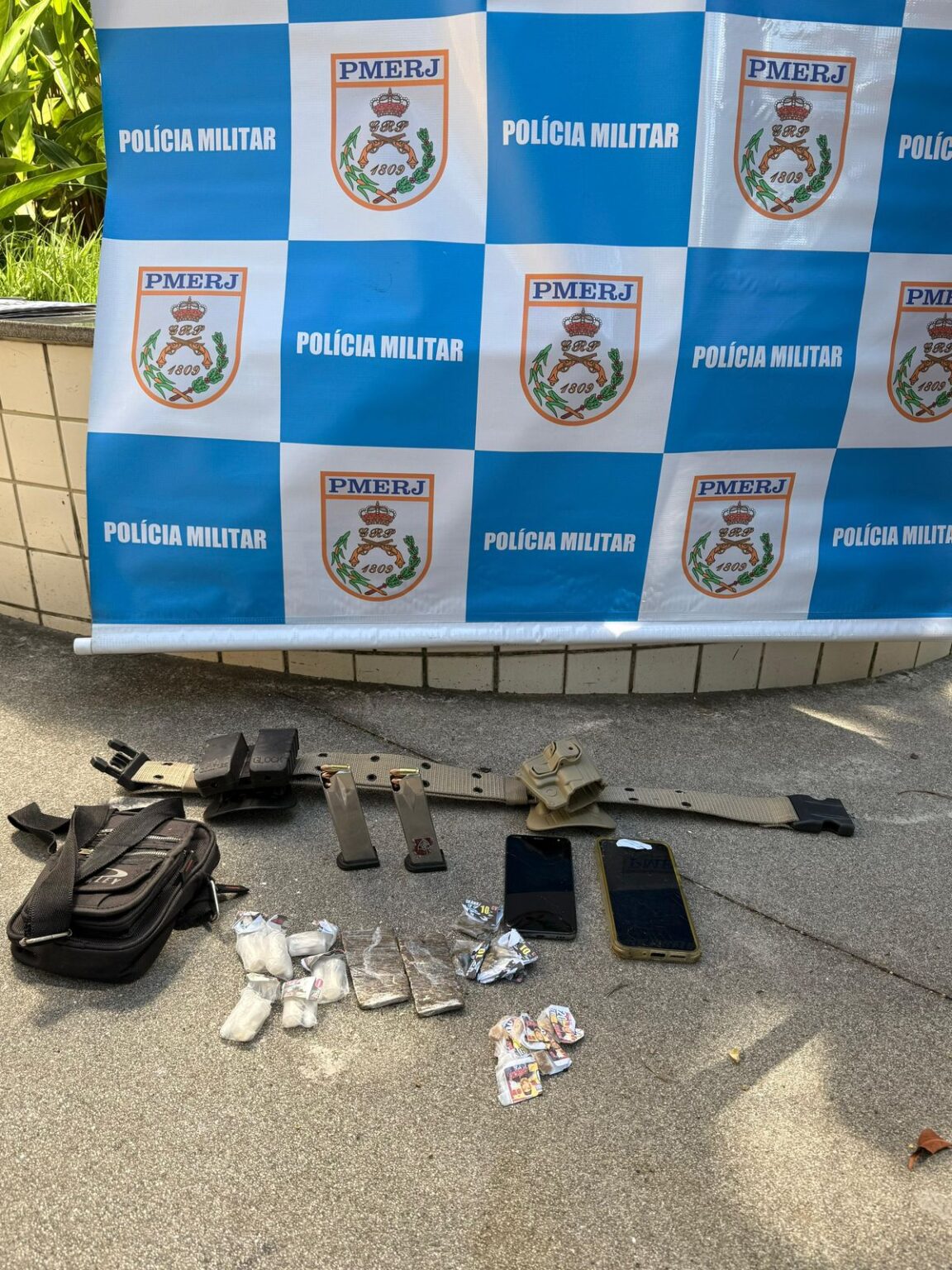 Operação em Itaipu termina com suspeito baleado e drogas apreendidas