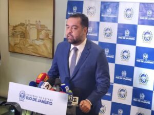 Cláudio Castro renuncia ao governo do RJ um dia antes de julgamento no TSE