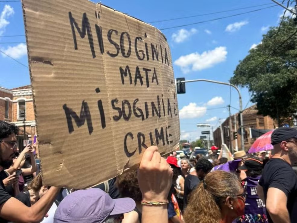 Projeto pode criminalizar misoginia e ampliar combate ao discurso de ódio contra mulheres