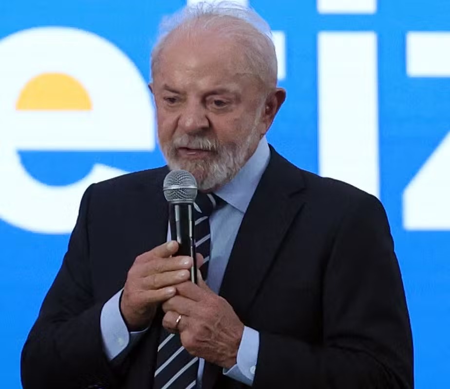 Lula promete medidas para ajudar famílias endividadas no país
