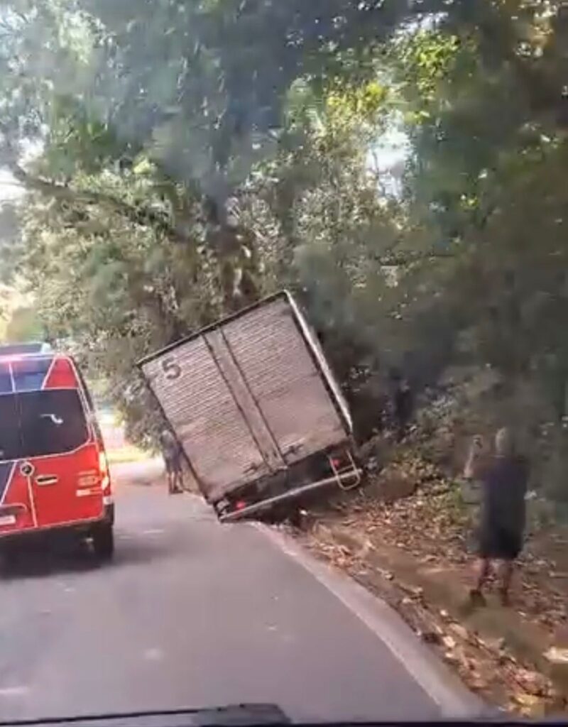 Serra da Tiririca é interditada após novo acidente com caminhão