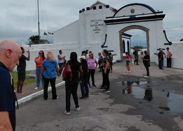 São Gonçalo realiza passeio com idosos à Fortaleza de Santa Cruz