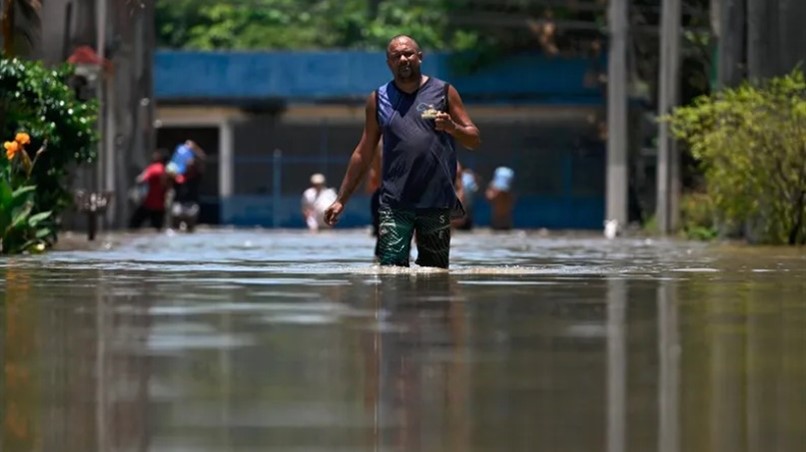 Agora é lei: Rio cria Semana Estadual de Combate às Enchentes após proposta de estudantes