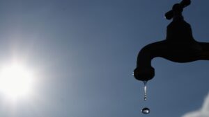 Falta de água em Maricá: manutenção da Cedae pode afetar a cidade