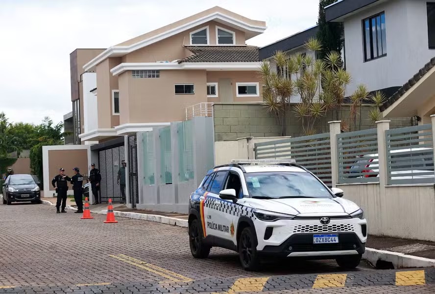 Segurança reforçada: Moraes amplia proibição de drones na casa de Bolsonaro