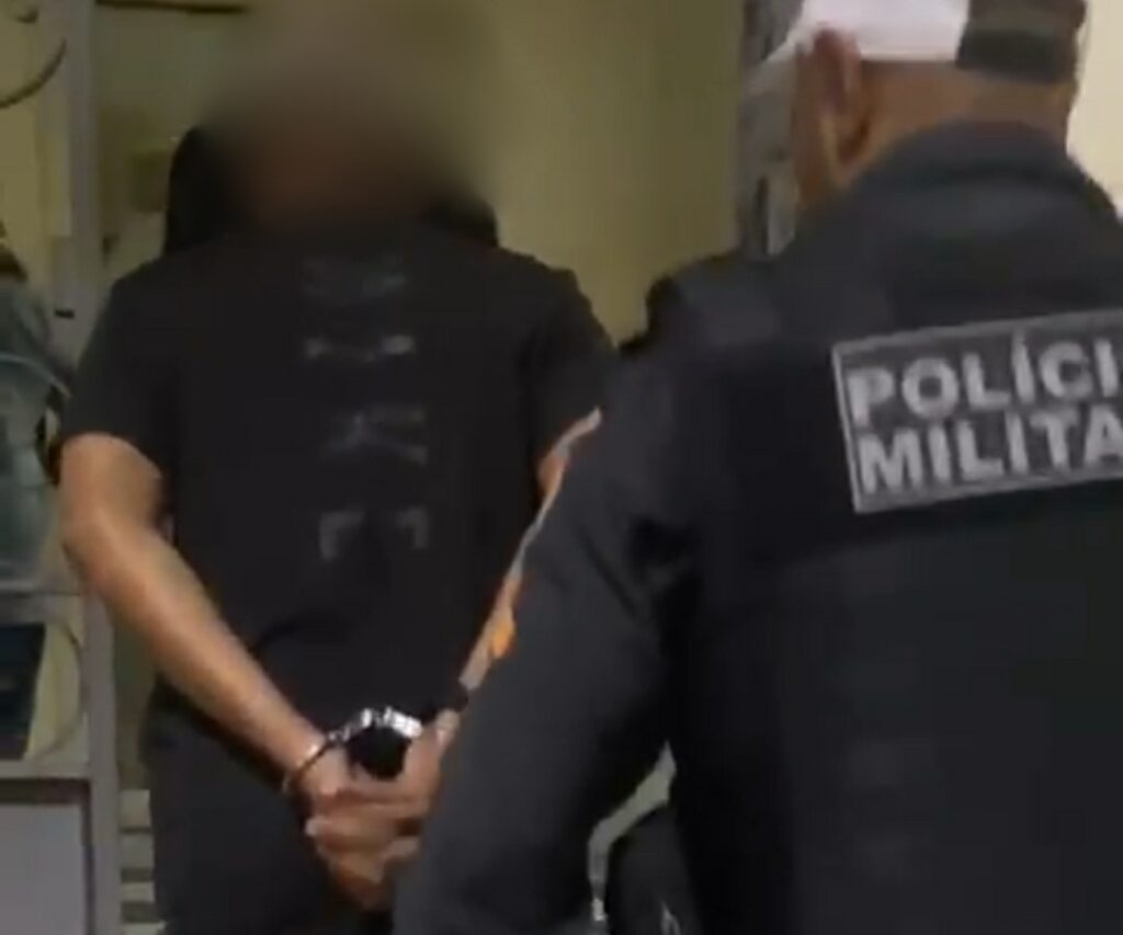 Maricá: Dois suspeitos são presos após fuga de moto com carga de drogas em Inoã