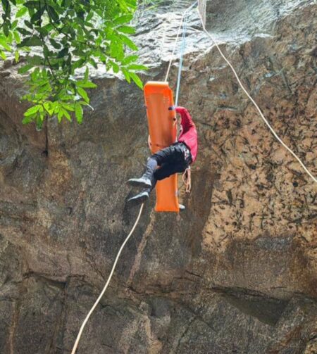 Defesa Civil de Maricá realiza curso de resgate vertical para atuação em áreas de difícil acesso