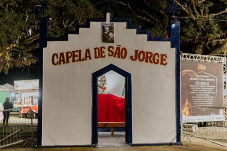 Maricá realiza festa de São Jorge com missa, shows e cavalgada