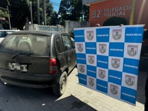 Carro roubado é recuperado em Itaipuaçu e motorista é levado à delegacia