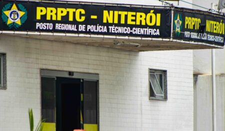 Motociclista morre após queda de moto no Centro de Niterói