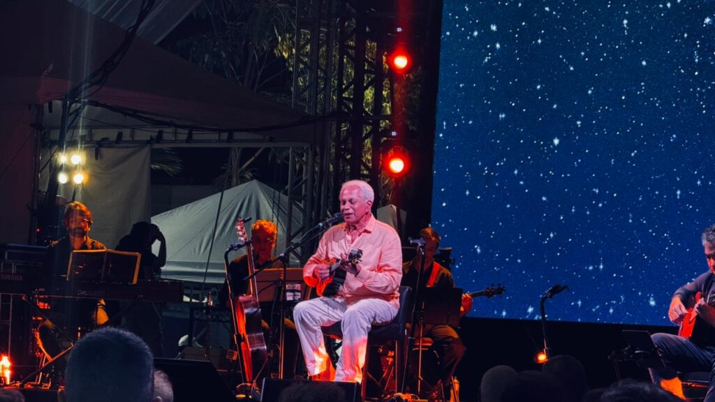Cantor Paulinho da Viola emociona público em show pelos 212 anos de Maricá