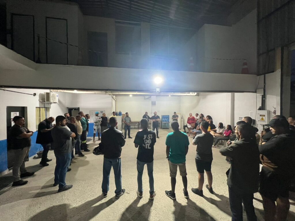 Funcionários relatam atrasos salariais em empresa terceirizada ligada à Águas do Rio em Maricá