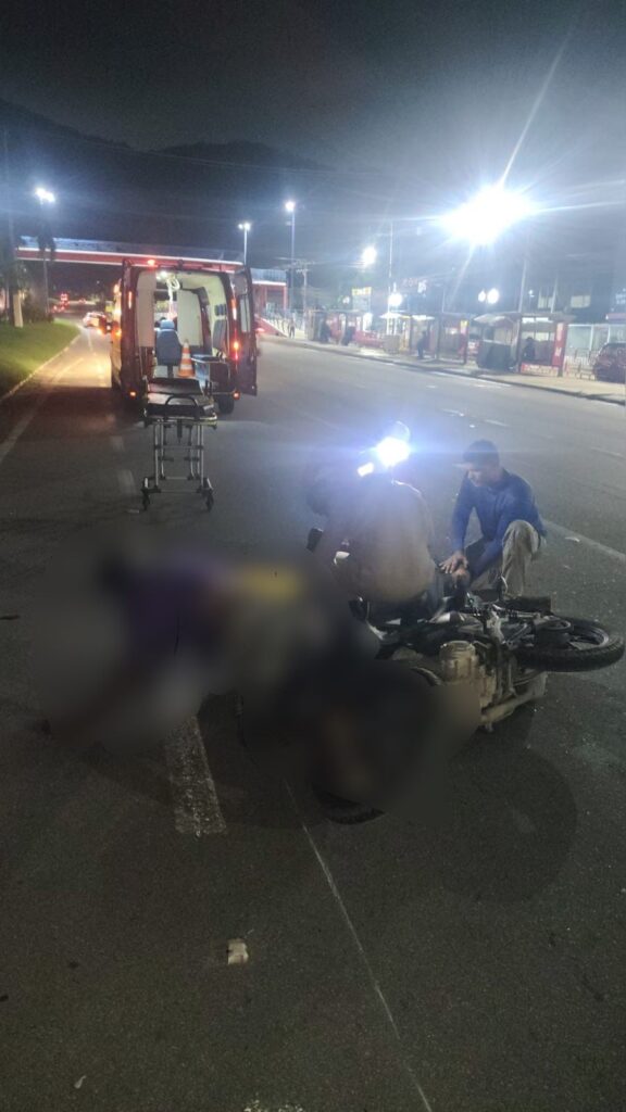 Pedestre e motociclista ficam feridos após atropelamento em Inoã