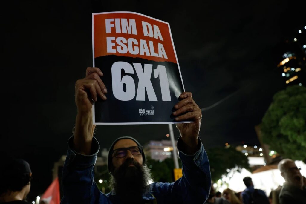 Proposta que acaba com a escala 6×1 começa a ser analisada na Câmara dos Deputados
