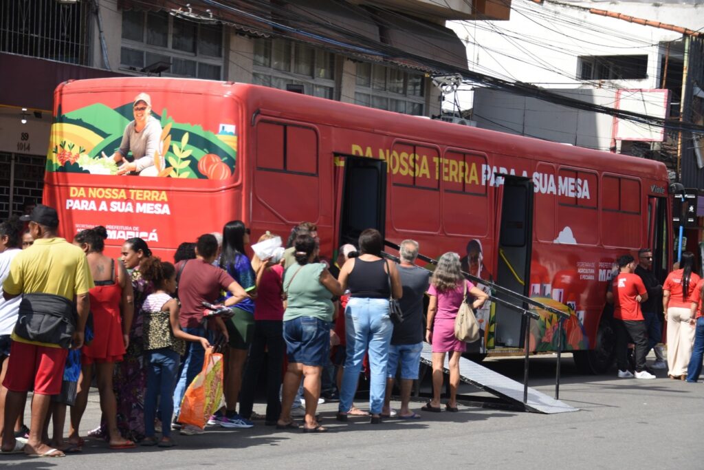 Maricá distribui alimentos da agricultura familiar durante aniversário de 212 anos