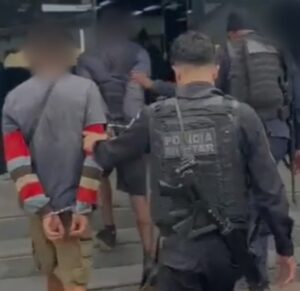 Ação da PM em Maricá termina com dois presos e grande apreensão de drogas em São José do Imbassaí