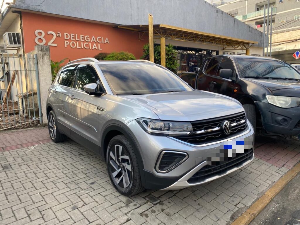 Carro roubado na Cidade Nova é recuperado pela PROEIS em Itaipuaçu