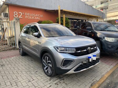 Carro roubado na Cidade Nova é recuperado pela PROEIS em Itaipuaçu