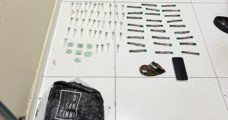 Jovem de 18 anos é preso e adolescente detido por tráfico de drogas em Araruama