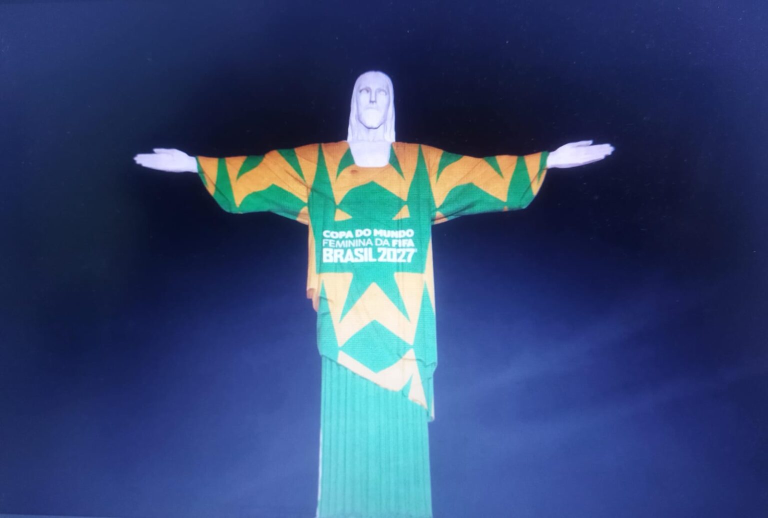 Rio: Cristo Redentor ganha iluminação especial e marca contagem regressiva para a Copa do Mundo Feminina de 2027