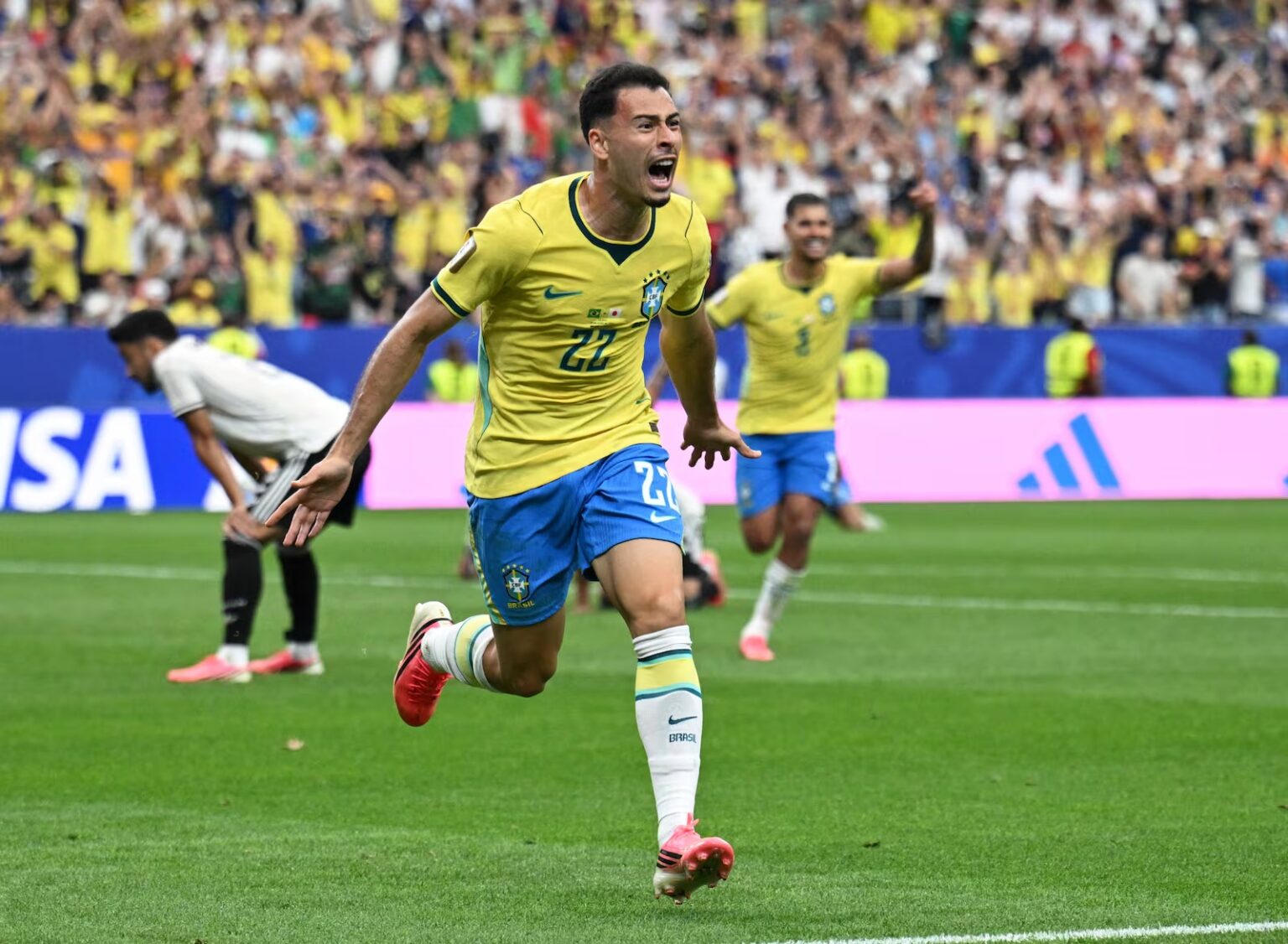 Martinelli marca nos acréscimos, Brasil vence o Japão e garante vaga nas oitavas de final