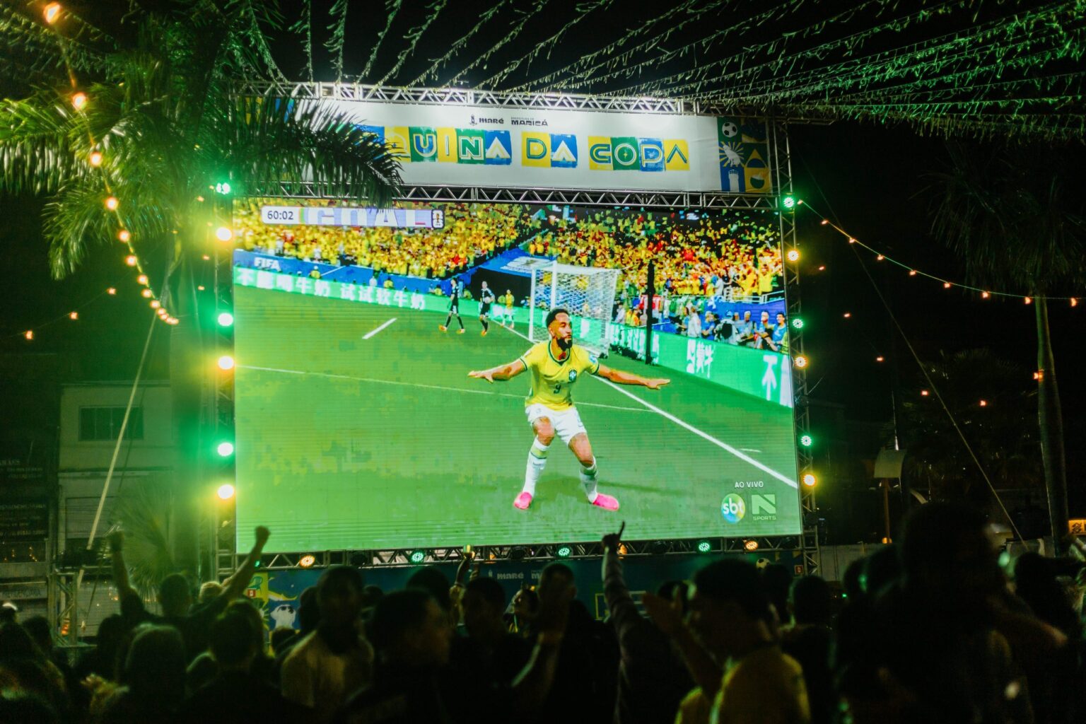 Vitória do Brasil transforma Maricá em palco de festa e reúne torcedores na Esquina da Copa