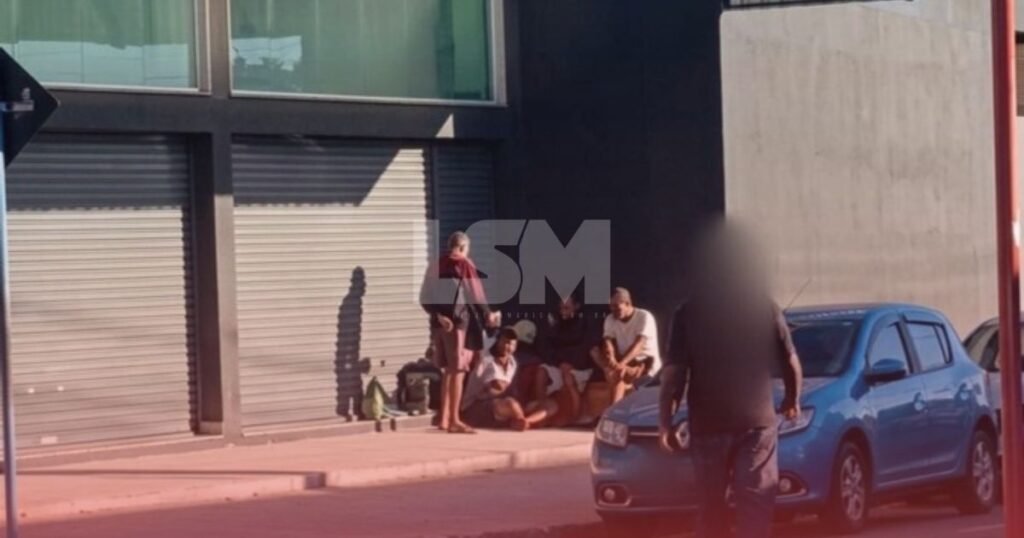 Maricá: Moradores denunciam aumento de pessoas em situação de rua na Rua 33, em Itaipuaçu