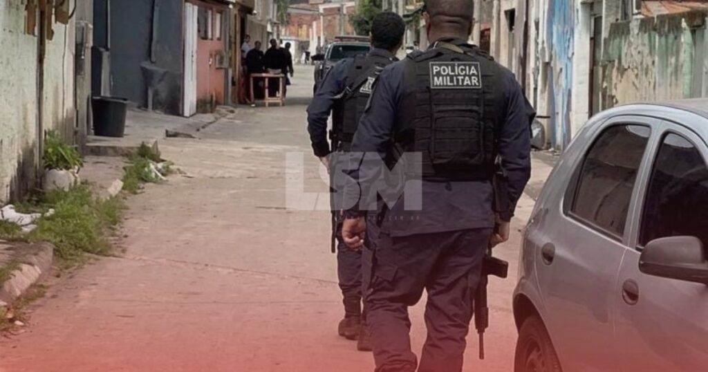 Moradores da comunidade da Linha são surpreendidos com troca de tiros entre PM e criminosos em plena luz do dia