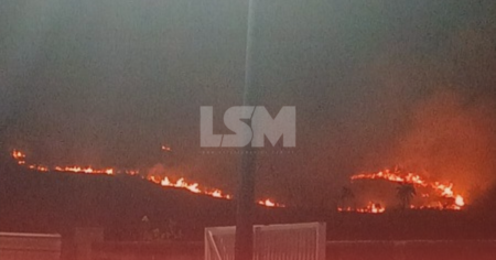 Maricá: Incêndio atinge morro atrás do Hospital Municipal Dr. Ernesto Che Guevara