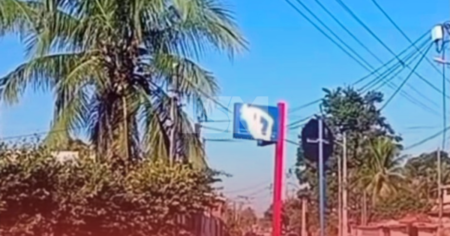 “O que passa na cabeça da pessoa?”: pichação em placa de rua causa indignação em São José do Imbassaí