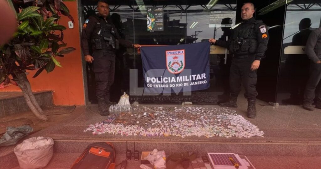 Inoã: PATAMO de Maricá apreende moto roubada e dois adolescentes com drogas durante operação no comunidade do Risca Faca