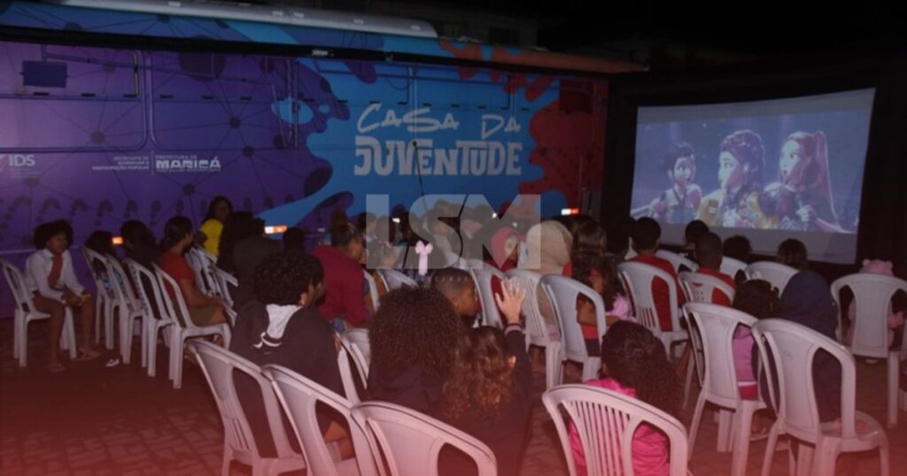 Maricá leva cinema gratuito e atividades culturais para crianças e adolescentes do Minha Casa, Minha Vida de Inoã