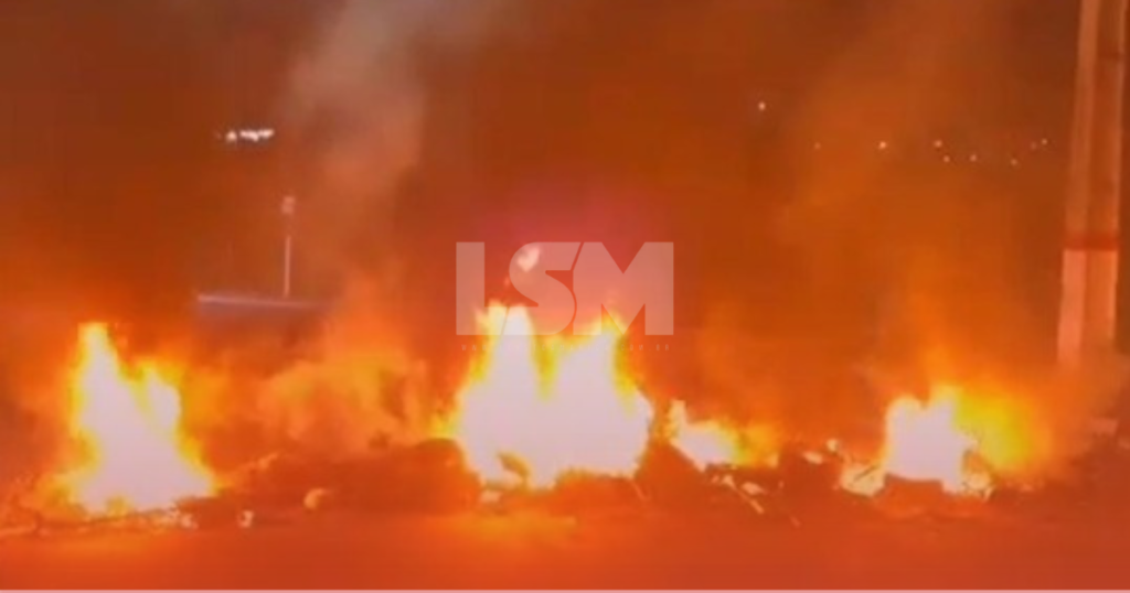 Moradores de Inoã fazem novo protesto e bloqueiam Estrada de Itaipuaçu em frente à subestação da Enel