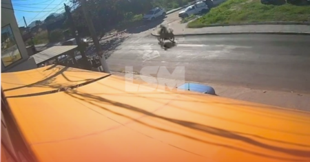 Acidente entre carro e moto deixa motociclista ferido em Itaipuaçu