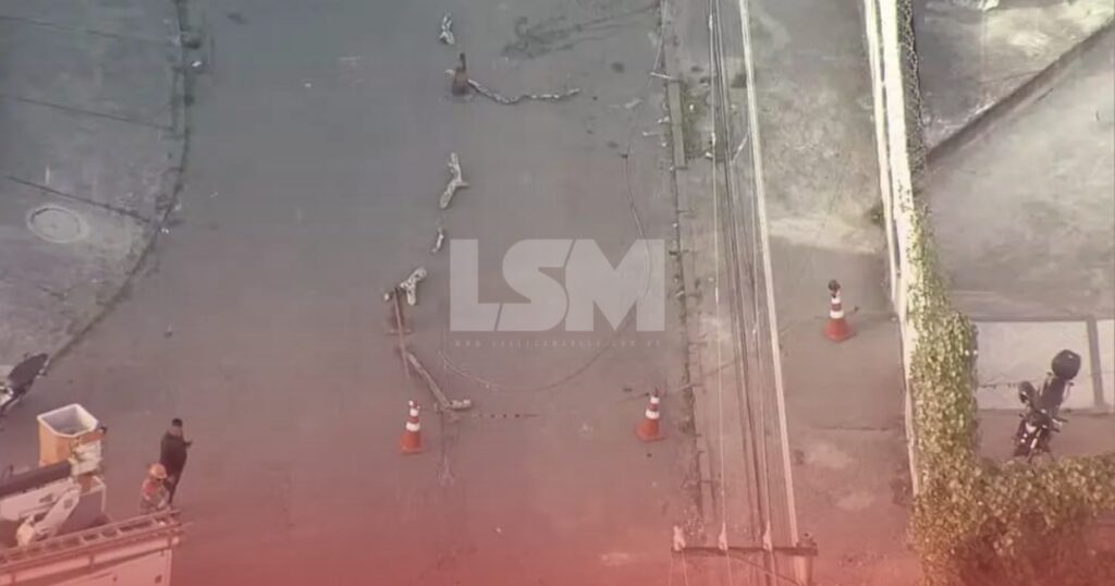 Quatro pessoas são atingidas por descarga elétrica em residência na Cidade de Deus; três morrem no local