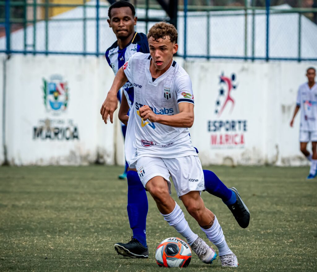 De projeto social ao Maricá FC: jovem de 17 anos transforma sonho de infância em caminho para o futebol profissional