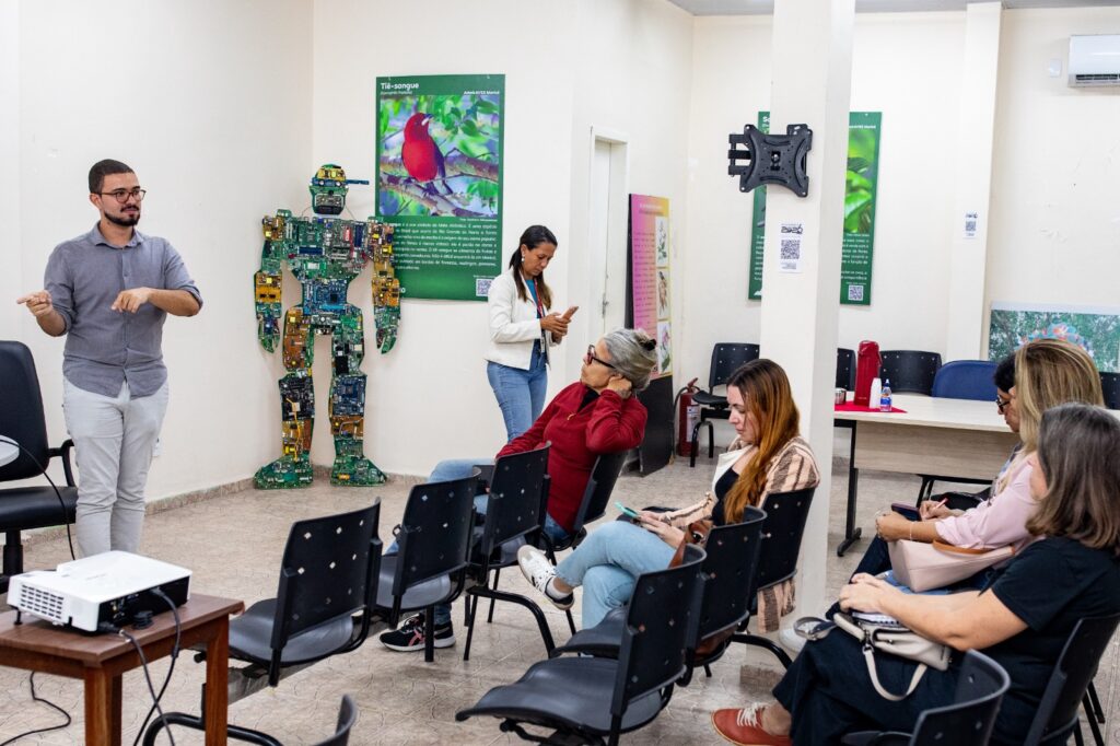 Maricá capacita profissionais para criação de cooperativas
