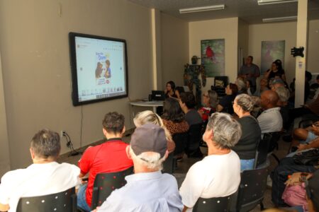 Curso sobre Inteligência Artificial forma nova turma de idosos em Maricá