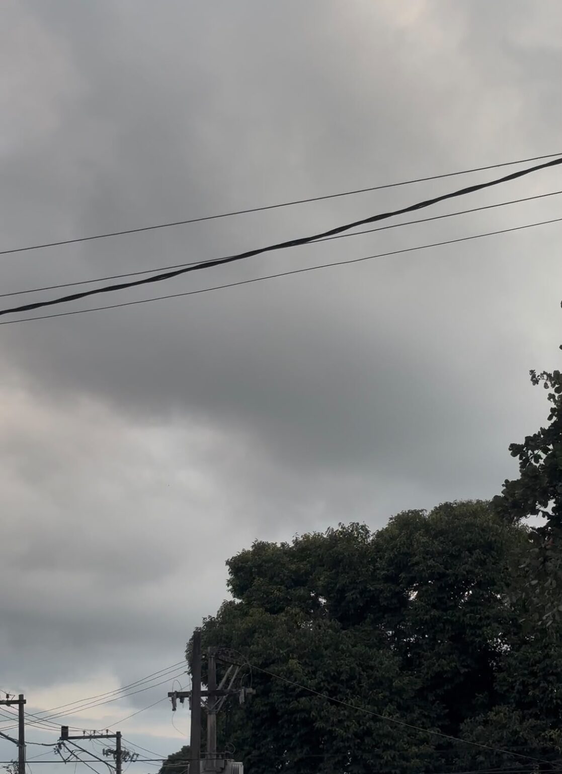 Frente fria chega e muda o tempo em Maricá
