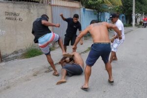Homem fica gravemente ferido após ser espancado no Minha Casa, Minha Vida de Itaipuaçu