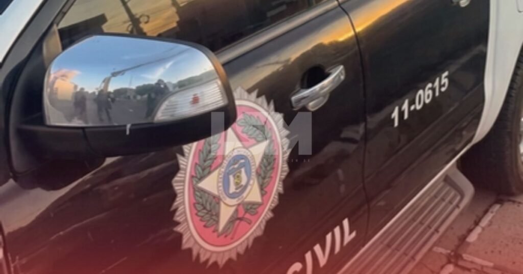 Polícia Civil cumpre mandados em Maricá durante operação que investiga fraude em obras de escolas