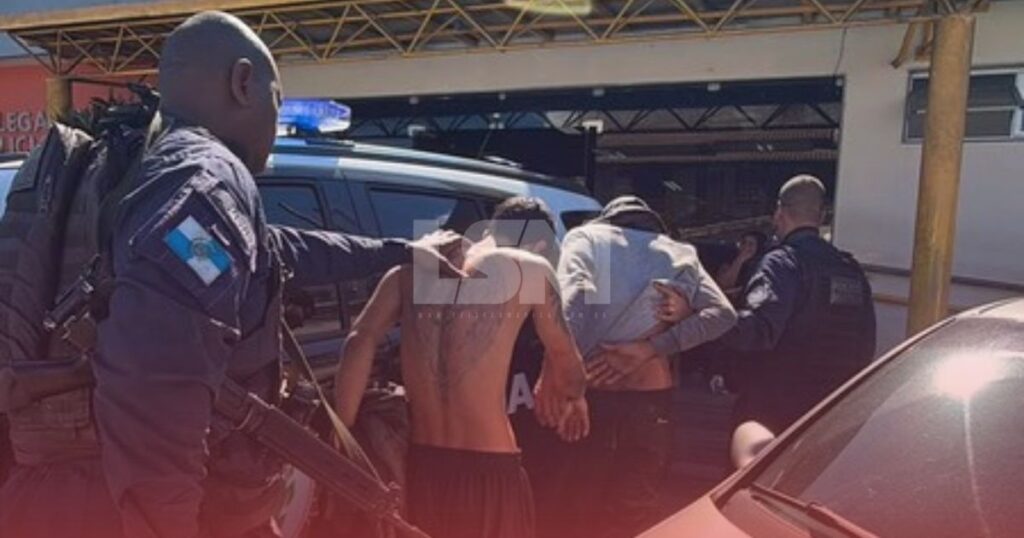Maricá: Dois homens são detidos pela Polícia Militar com grande quantidade de drogas e rádios transmissores em Ponta Negra