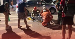 Itaipuaçu: Mulher fica ferida após ser atingida por moto na Avenida Dois